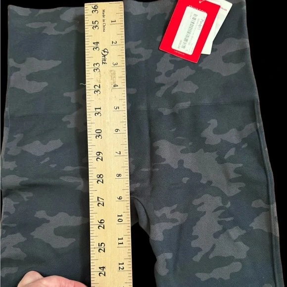 NWT Spanx Camo Leggings - Picture 7 of 8